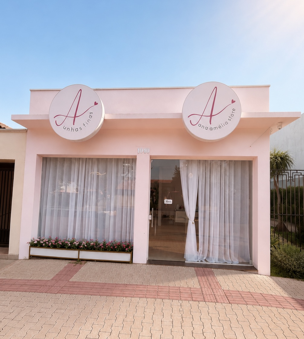 Fachada rosa do Studio Ana Amélia em Peabiru
